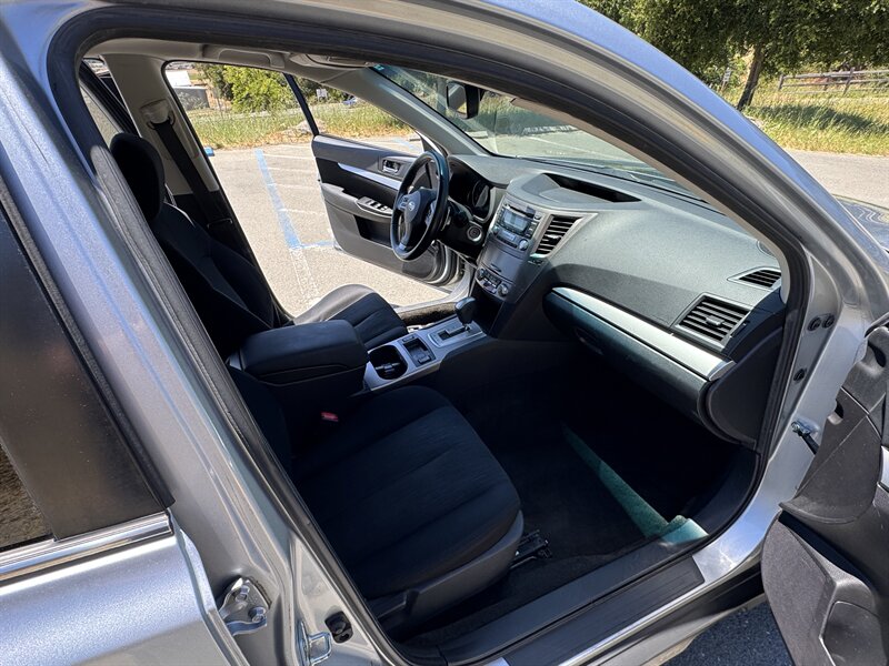 2013 Subaru Outback Premium - Photo 27