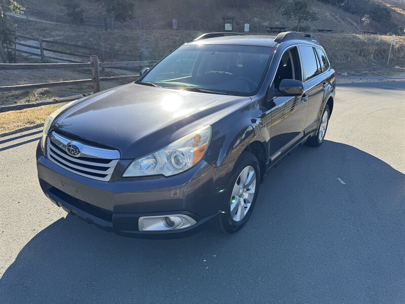 2011 Subaru Outback 3.6R - Photo 1 - Santa Rosa, CA 95404