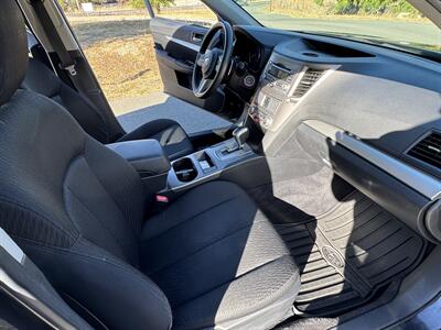 2011 Subaru Outback 3.6R   - Photo 13 - Santa Rosa, CA 95404