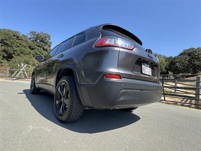 2020 Jeep Cherokee Latitude Plus   - Photo 30 - Santa Rosa, CA 95404