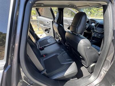 2020 Jeep Cherokee Latitude Plus   - Photo 13 - Santa Rosa, CA 95404
