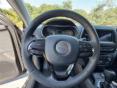 2020 Jeep Cherokee Latitude Plus   - Photo 23 - Santa Rosa, CA 95404