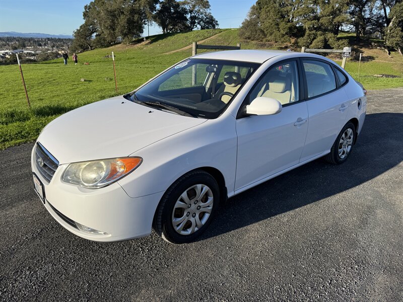 2009 Hyundai Elantra GLS's photo