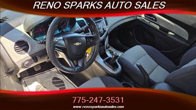 2013 Chevrolet Cruze LS Manual   - Photo 8 - Reno, NV 89502