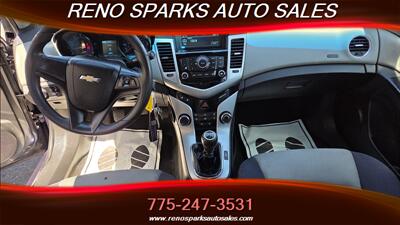 2013 Chevrolet Cruze LS Manual   - Photo 9 - Reno, NV 89502