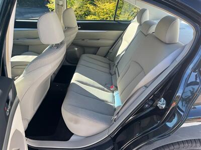 2012 Subaru Legacy 2.5i Premium   - Photo 10 - Winchester, VA 22601
