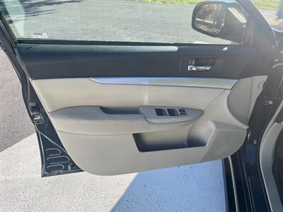 2012 Subaru Legacy 2.5i Premium   - Photo 8 - Winchester, VA 22601