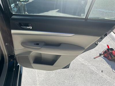 2012 Subaru Legacy 2.5i Premium   - Photo 12 - Winchester, VA 22601
