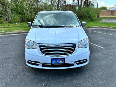 2015 Chrysler Town and Country Limited   - Photo 2 - Winchester, VA 22601