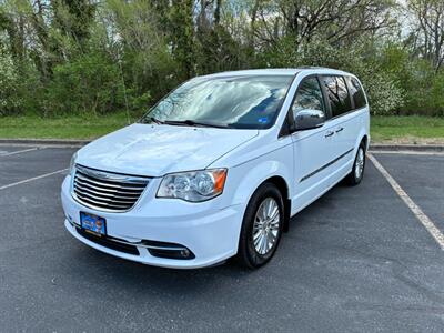 2015 Chrysler Town and Country Limited Minivan