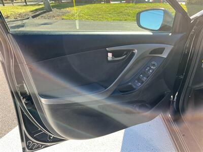 2012 Hyundai ELANTRA GLS   - Photo 18 - Winchester, VA 22601