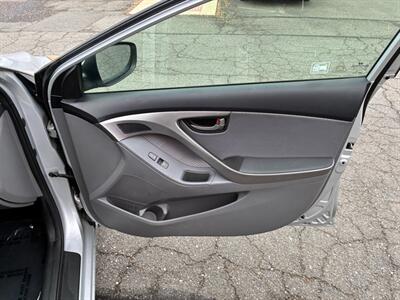 2013 Hyundai ELANTRA GLS - Photo 12 - Winchester, VA 22601