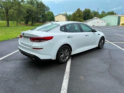 2019 Kia Optima LX - Photo 4 - Winchester, VA 22601
