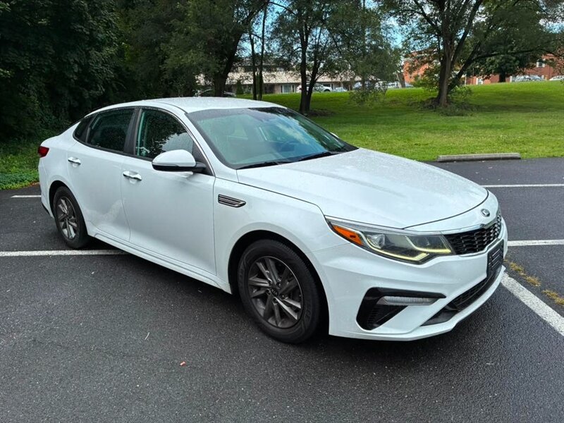 2019 Kia Optima LX   - Photo 1 - Winchester, VA 22601