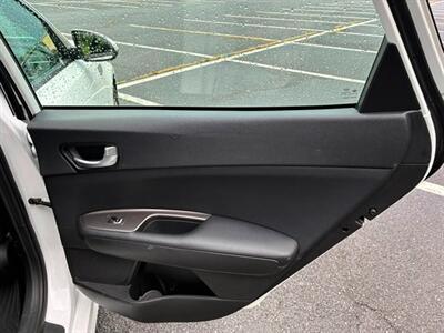 2019 Kia Optima LX - Photo 12 - Winchester, VA 22601