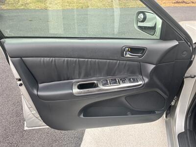 2004 Toyota Camry SE V6   - Photo 9 - Winchester, VA 22601