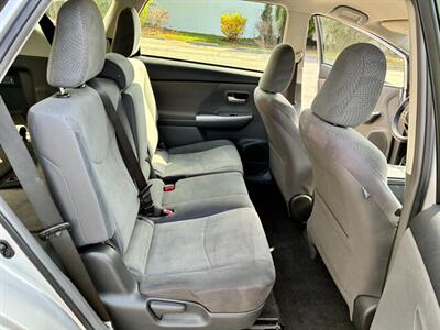 2012 Toyota Prius V   - Photo 12 - Winchester, VA 22601