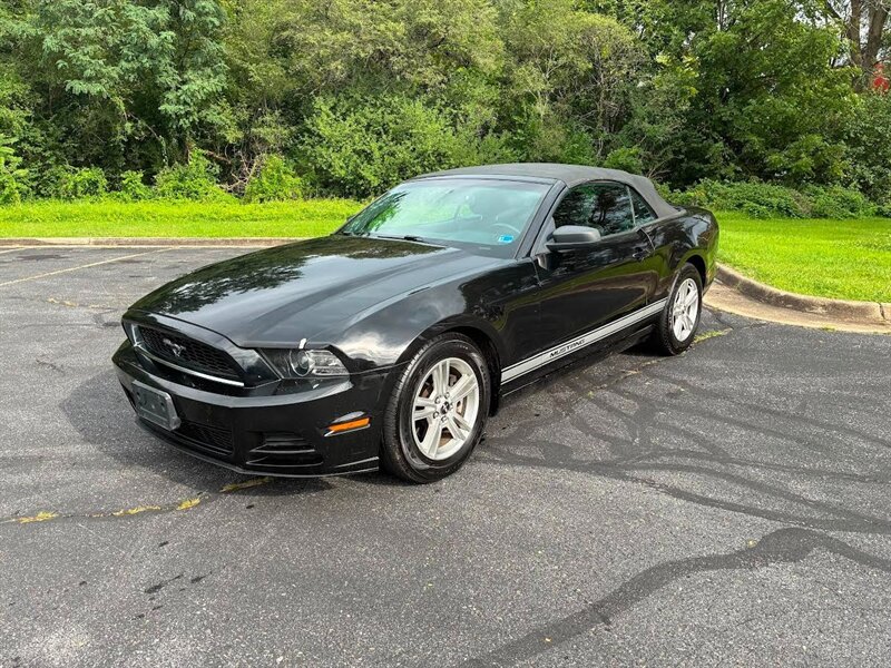 2013 Ford Mustang V6   - Photo 1 - Winchester, VA 22601