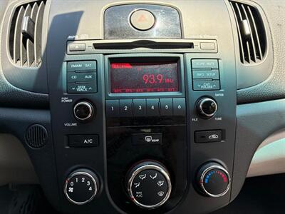 2012 Kia Forte EX   - Photo 16 - Winchester, VA 22601