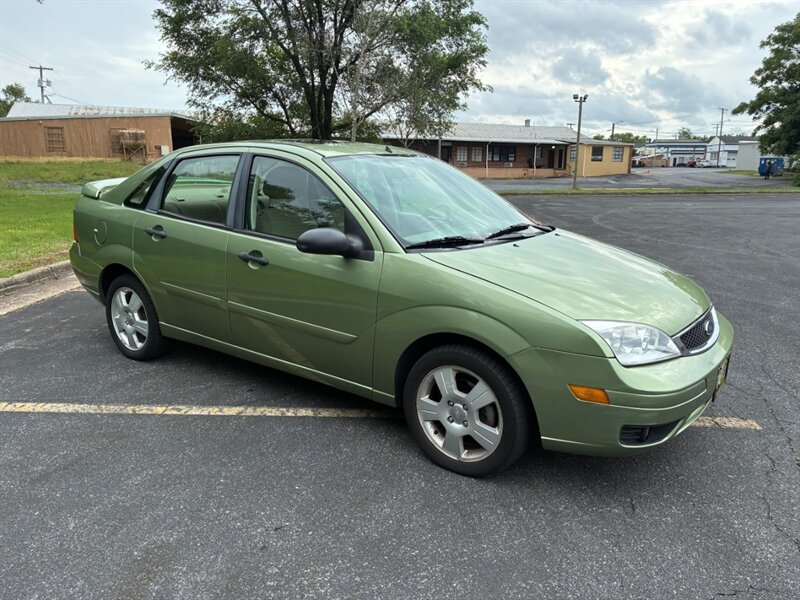 2007 Ford Focus ZX4 S   - Photo 1 - Winchester, VA 22601