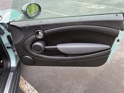 2012 MINI Cooper Convertible - Photo 9 - Winchester, VA 22601