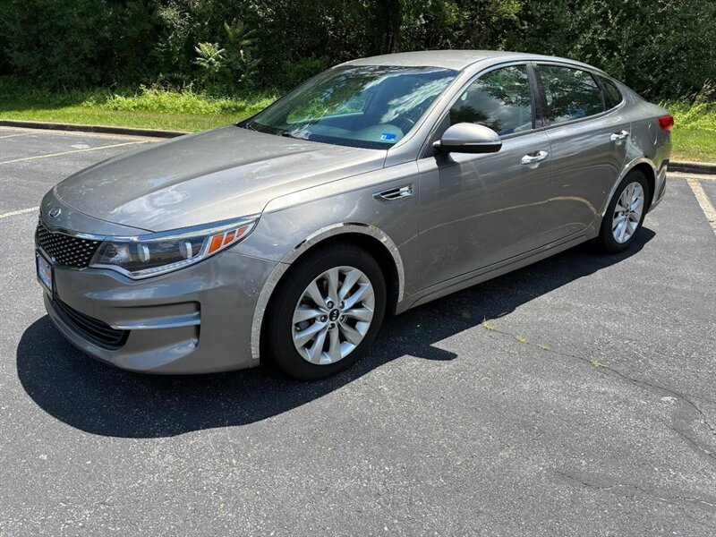 2016 Kia Optima EX   - Photo 1 - Winchester, VA 22601