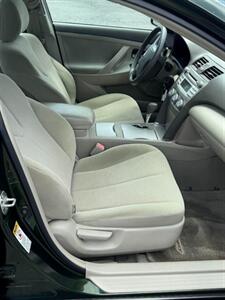 2010 Toyota Camry LE   - Photo 6 - Winchester, VA 22601