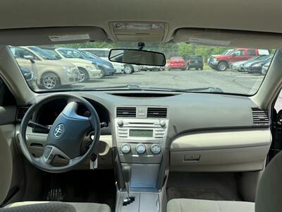2010 Toyota Camry LE   - Photo 4 - Winchester, VA 22601