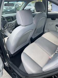 2010 Hyundai ACCENT GLS - Photo 6 - Winchester, VA 22601