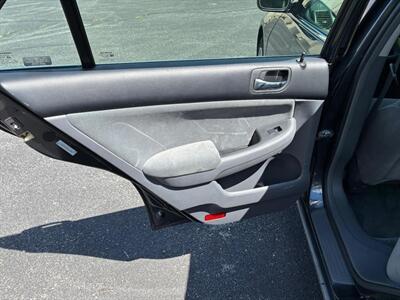 2005 Honda Accord LX - Photo 11 - Winchester, VA 22601