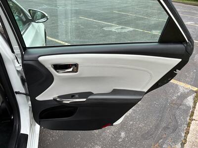 2018 Toyota Avalon XLE   - Photo 9 - Winchester, VA 22601