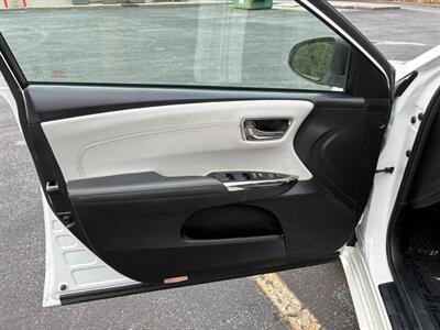 2018 Toyota Avalon XLE   - Photo 10 - Winchester, VA 22601