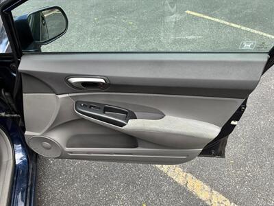 2011 Honda Civic LX - Photo 10 - Winchester, VA 22601