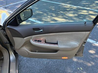 2003 Honda Accord EX - Photo 13 - Winchester, VA 22601