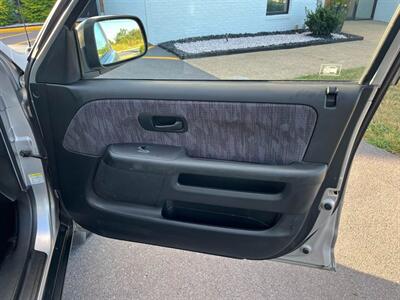 2002 Honda CR-V LX   - Photo 13 - Winchester, VA 22601