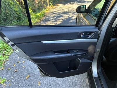 2010 Subaru Outback 2.5i Premium - Photo 8 - Winchester, VA 22601