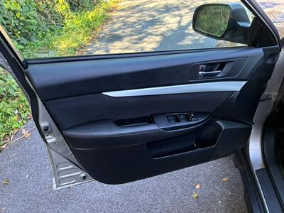 2010 Subaru Outback 2.5i Premium - Photo 9 - Winchester, VA 22601