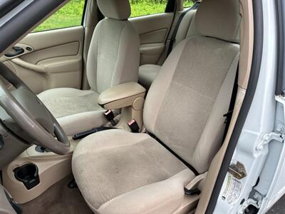 2004 Ford Focus SE   - Photo 7 - Winchester, VA 22601