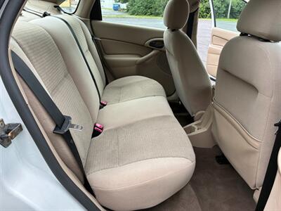2004 Ford Focus SE   - Photo 13 - Winchester, VA 22601