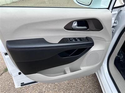 2019 Chrysler Pacifica Touring Plus   - Photo 11 - Amarillo, TX 79109