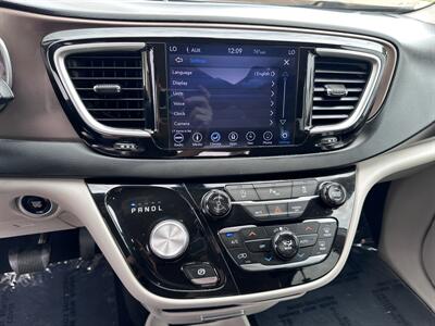 2019 Chrysler Pacifica Touring Plus   - Photo 12 - Amarillo, TX 79109