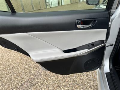 2016 Lexus IS 300   - Photo 6 - Amarillo, TX 79109