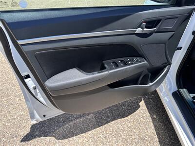2020 Hyundai ELANTRA SEL   - Photo 9 - Amarillo, TX 79109