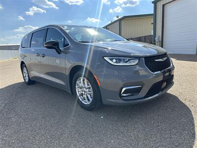 2025 Chrysler Pacifica Select   - Photo 4 - Amarillo, TX 79109