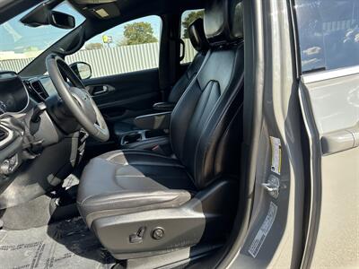 2025 Chrysler Pacifica Select   - Photo 10 - Amarillo, TX 79109