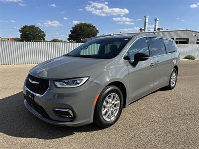 2025 Chrysler Pacifica Select   - Photo 1 - Amarillo, TX 79109