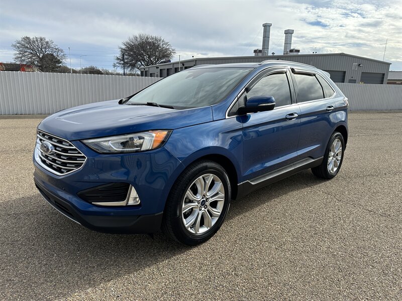 2020 Ford Edge Titanium's photo