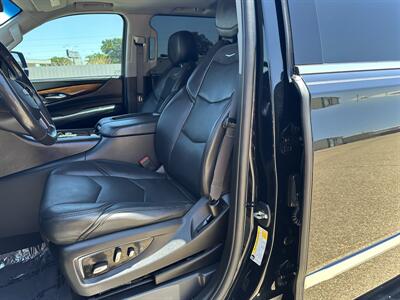 2019 Cadillac Escalade ESV Premium Luxury   - Photo 8 - Amarillo, TX 79109