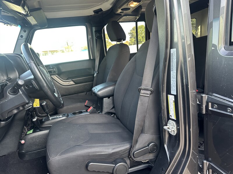 2018 Jeep Wrangler JK Unlimited Sport S - Photo 10