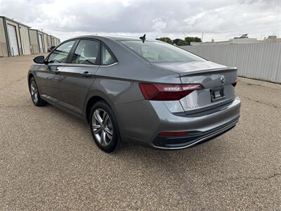 2023 Volkswagen Jetta SE   - Photo 2 - Amarillo, TX 79109